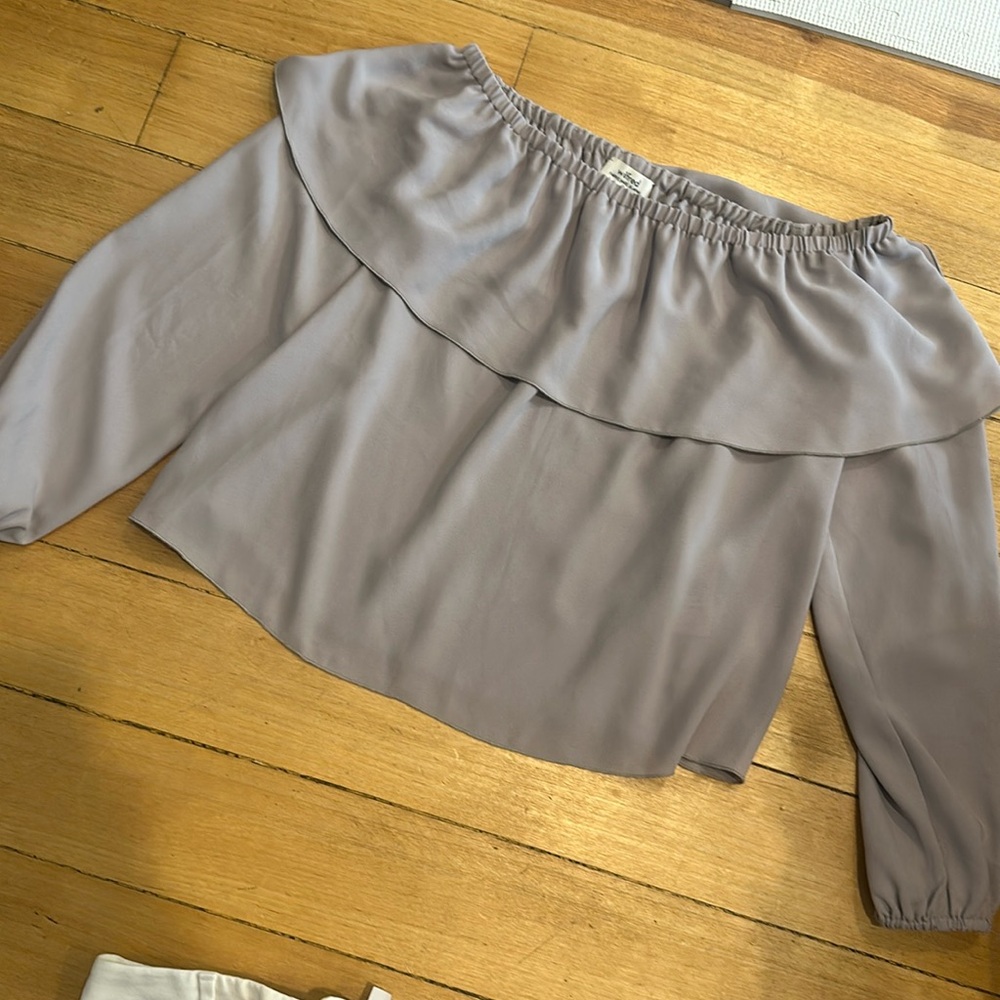 Aritzia off the shoulder blouse - worn one time